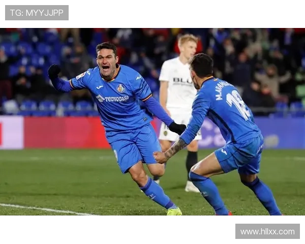 皇家奥维耶多迎战埃尔切 阿尔哈桑卡尔莫首发